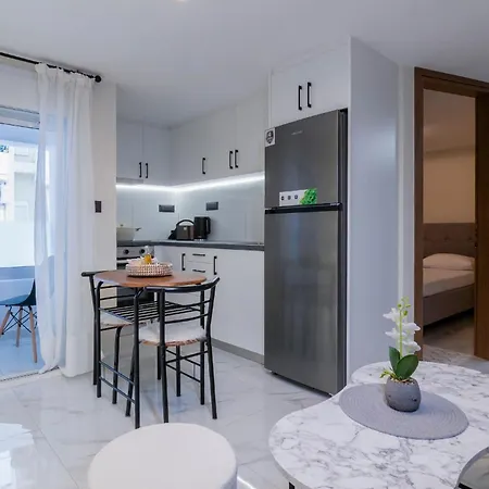Peonia Ii Modern With Balcony Near Old Town Daire *